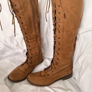 Free People Style Brown Suede Knee-High Lace-Up Boots – Size 8.5
